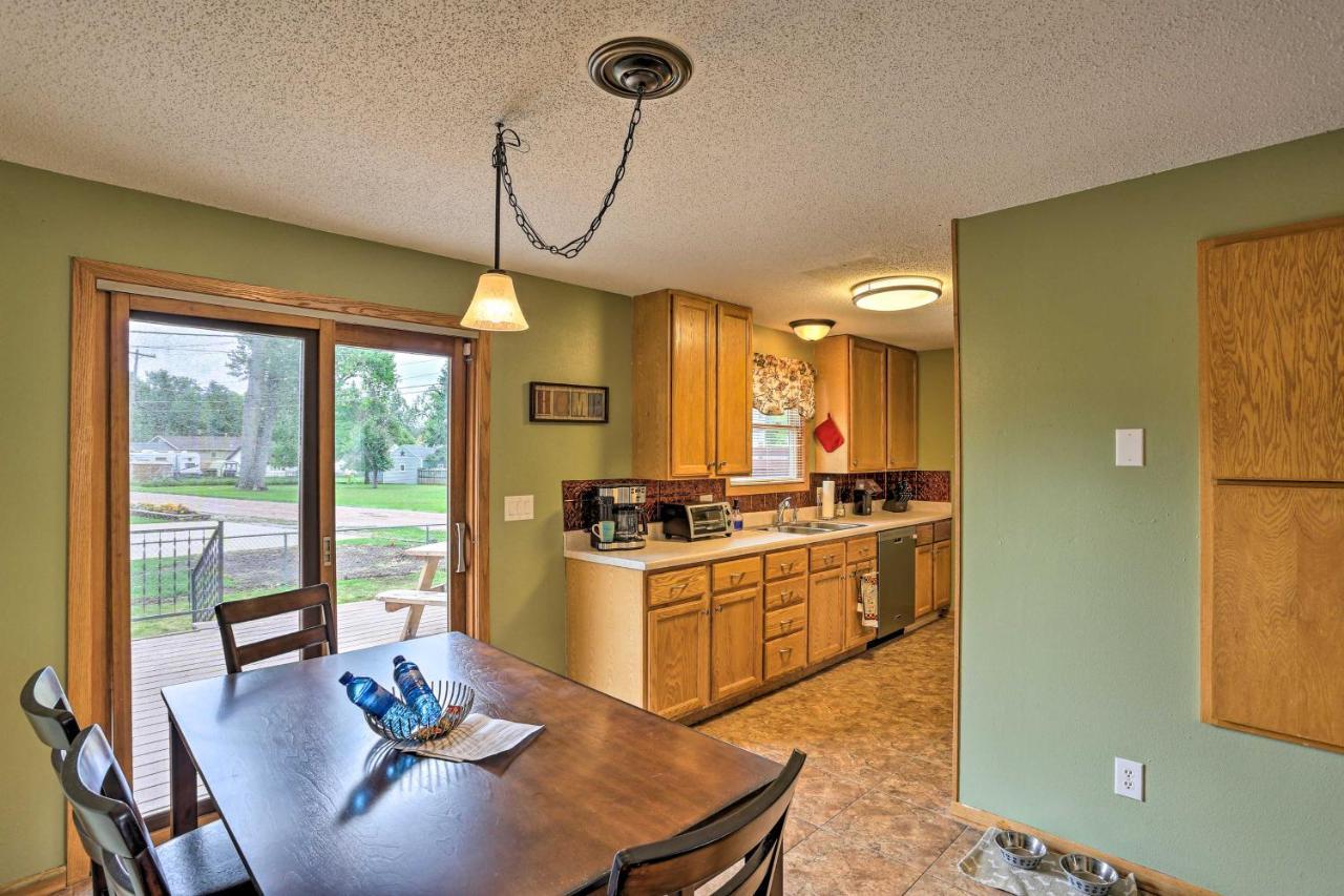 Quiet Rapid City Home - Walk To Canyon Lake Park Exterior photo