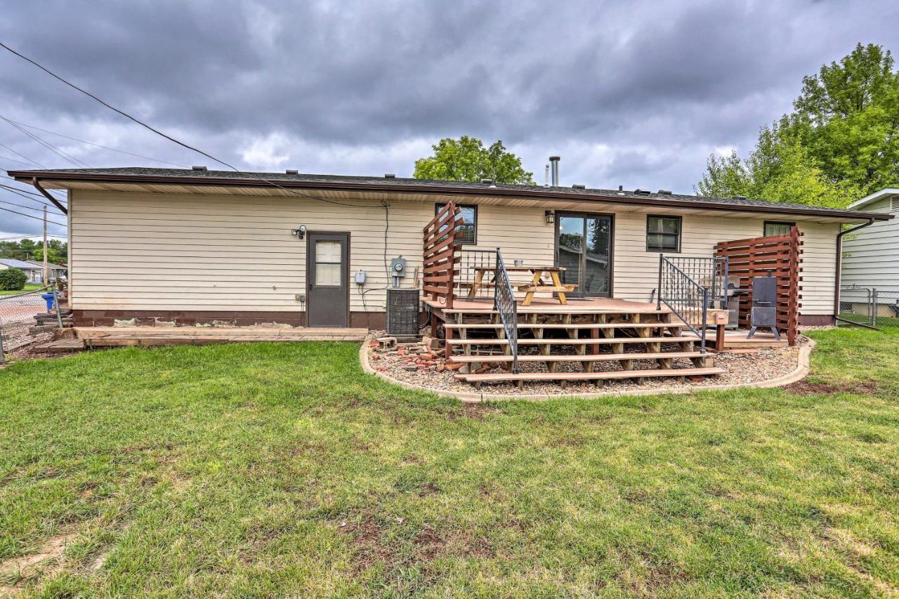 Quiet Rapid City Home - Walk To Canyon Lake Park Exterior photo